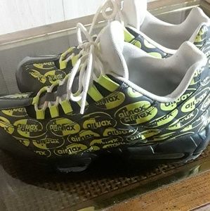 95 Air Max sz 9.5 mens grey/lime green